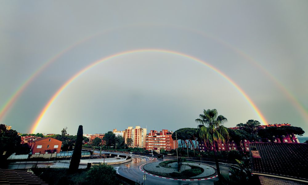 Quan la pluja pinta el cel